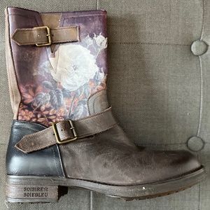 SOISIRE SOIEBLEU Unworn Women's Motorcycle Style Boots w Floral Rose Detail